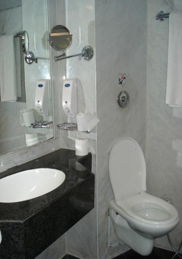 Nile Carnival Cruise 4Nt Lxr Thursday 3Nt Asw Monday Louxor Extérieur photo